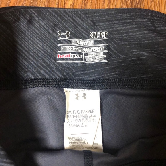 Under Armour Compression Capri Leggings - Picture 2 of 4
